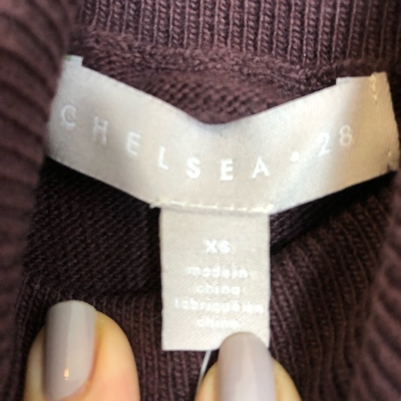 New Chelsea28 Lightweight Turtleneck Sweater in Burgundy Fudge - Picture 6 of 8